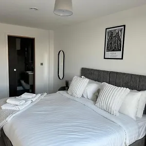 Minster Icona 250 Free Parking & Gym York