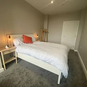 Chic Mill Conversion Beside Piece Hall & Eureka! Halifax