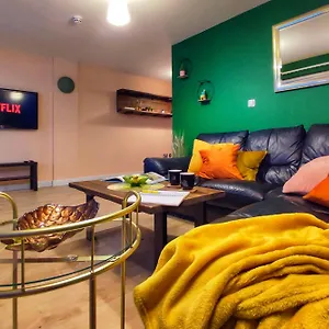 Duplex In Leeds With King Size Bed - Long Rates Available Leeds (West Yorkshire)